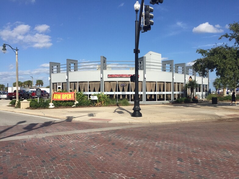 More Photos Of 350 E Seminole Blvd, Sanford Freestanding For Sale