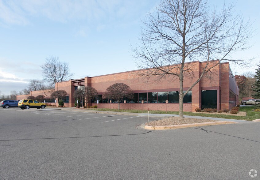 Primary Photo Of 4200 Dahlberg Dr, Golden Valley Light Manufacturing For Lease