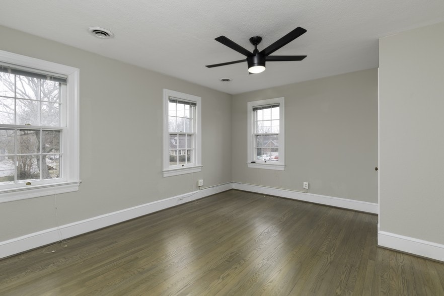 More Photos Of 1802 Augustine Ave, Fredericksburg Office Residential For Lease