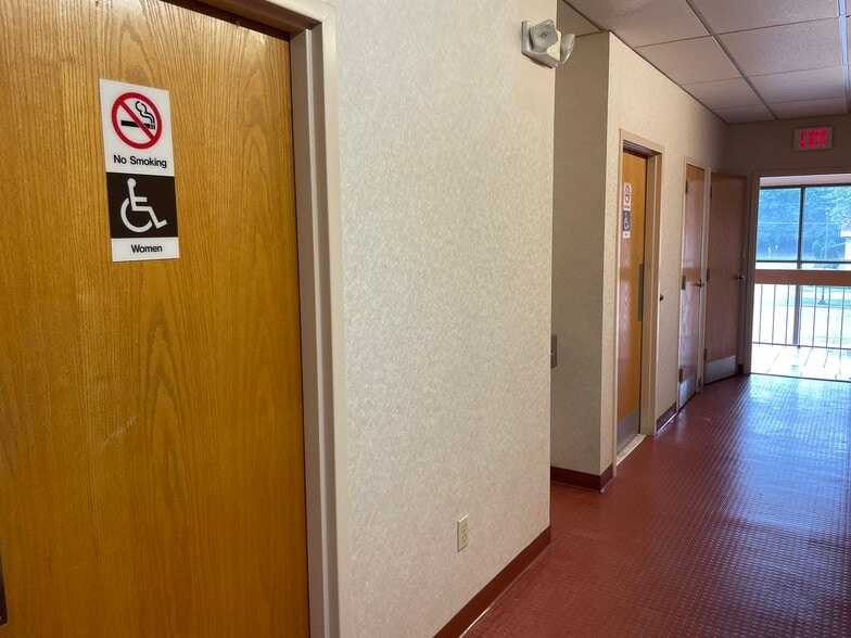 More Photos Of 1735 Central Ave, Albany Office For Sale