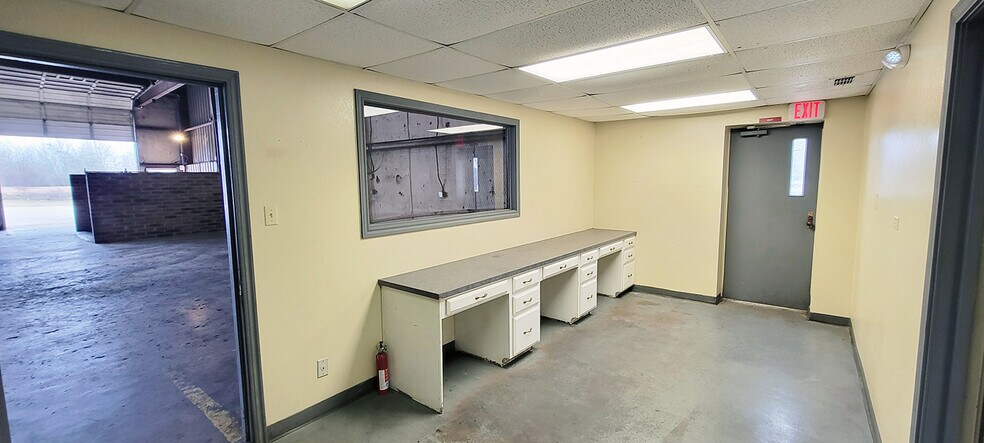 More Photos Of 6099 FM 2767, Tyler Industrial For Lease
