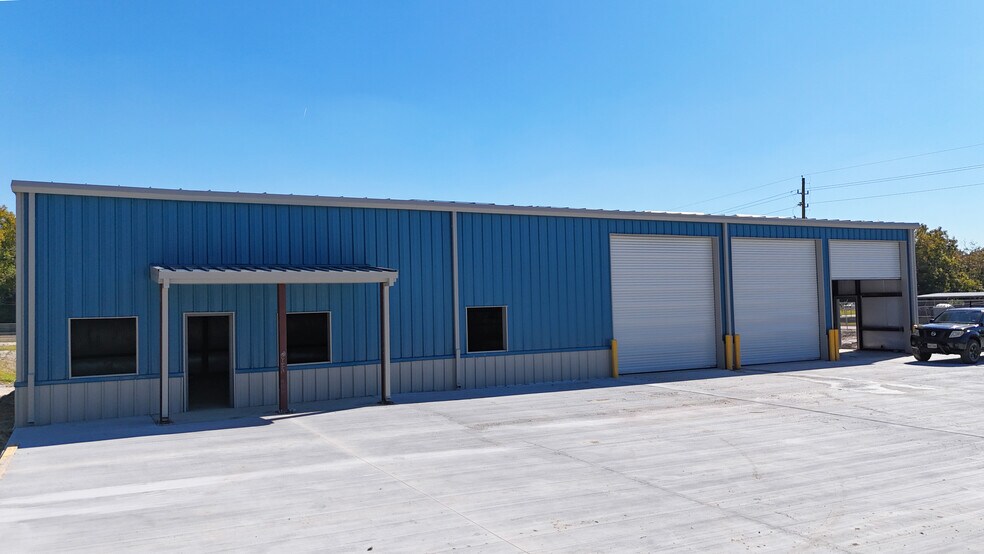 More Photos Of 17627 Aldine Westfield Rd, Houston Warehouse For Lease