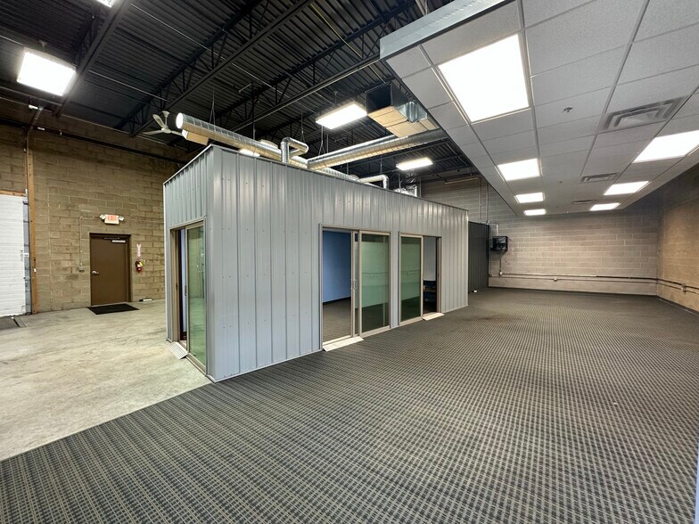 More Photos Of 2120 Howard Dr W, North Mankato Warehouse For Lease
