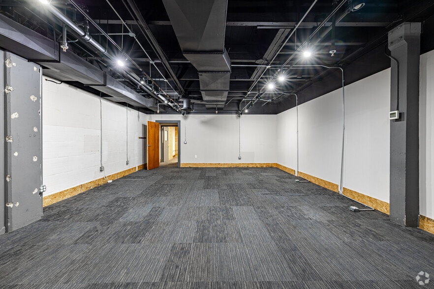 More Photos Of 1 Passaic St, Wood-Ridge Manufacturing For Lease