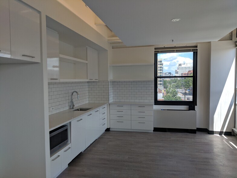 More Photos Of 6900 Wisconsin Ave, Bethesda Office For Lease