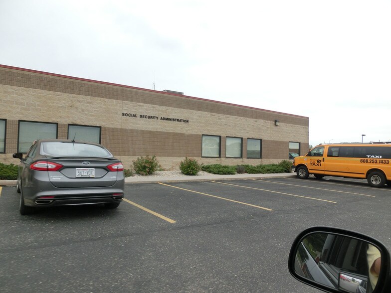 More Photos Of 2875 Village Rd, Portage Office For Sale