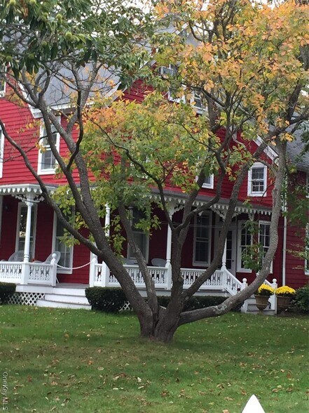 More Photos Of 247 Main St, Center Moriches Medical For Sale