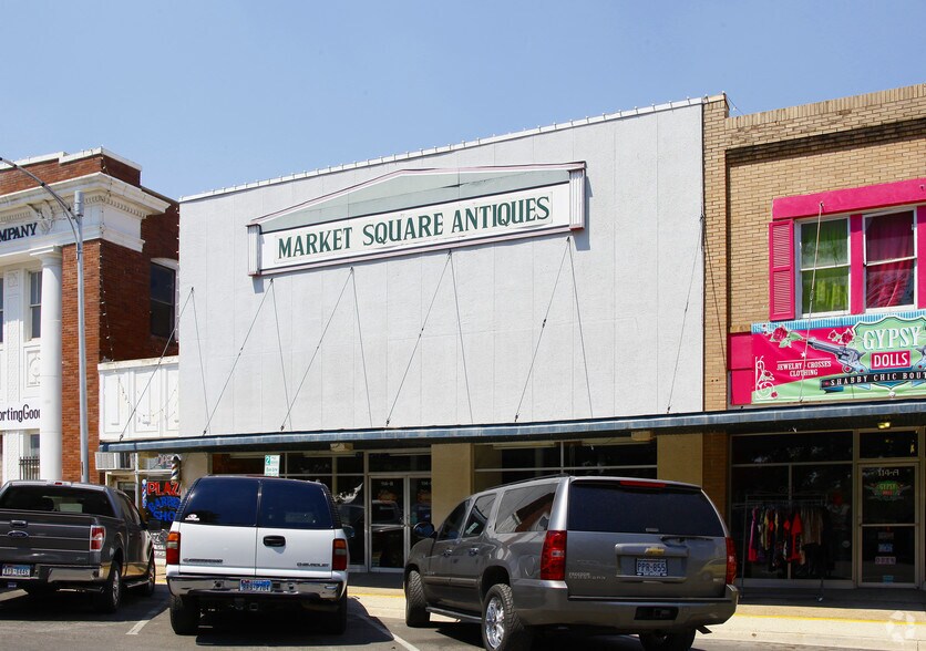 More Photos Of 115-117 N West St, Uvalde Unknown For Lease