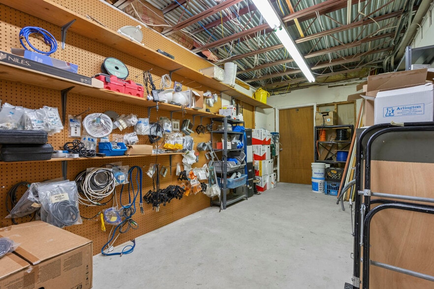 More Photos Of 4145 Fowler St, Fort Myers Auto Repair For Sale