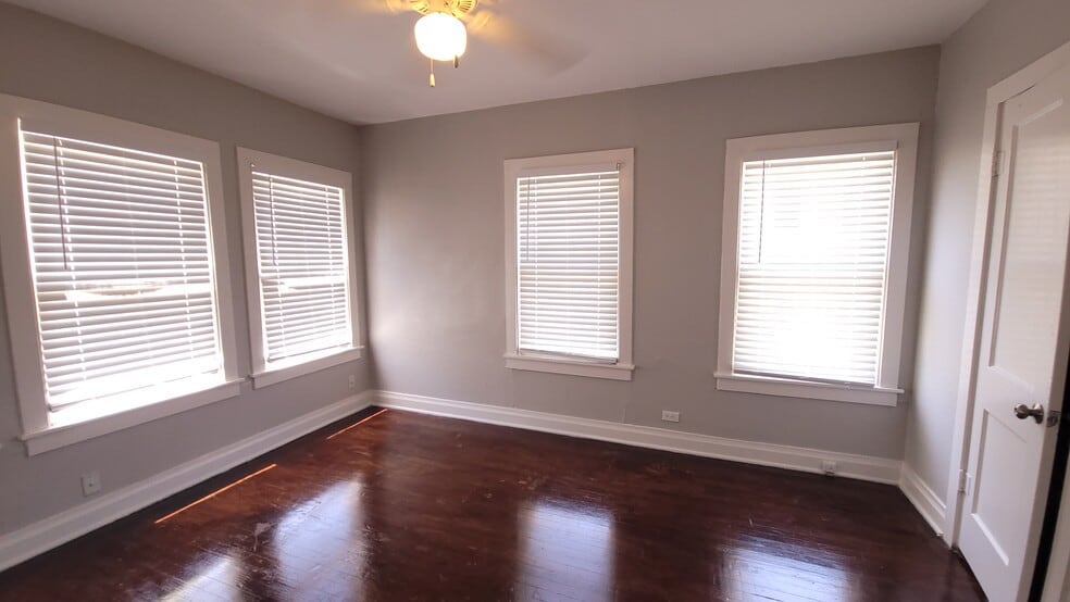 More Photos Of 218 Claremont Ave, San Antonio Multifamily For Sale