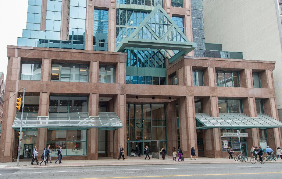 More Photos Of 151 Yonge St, Toronto Office For Lease