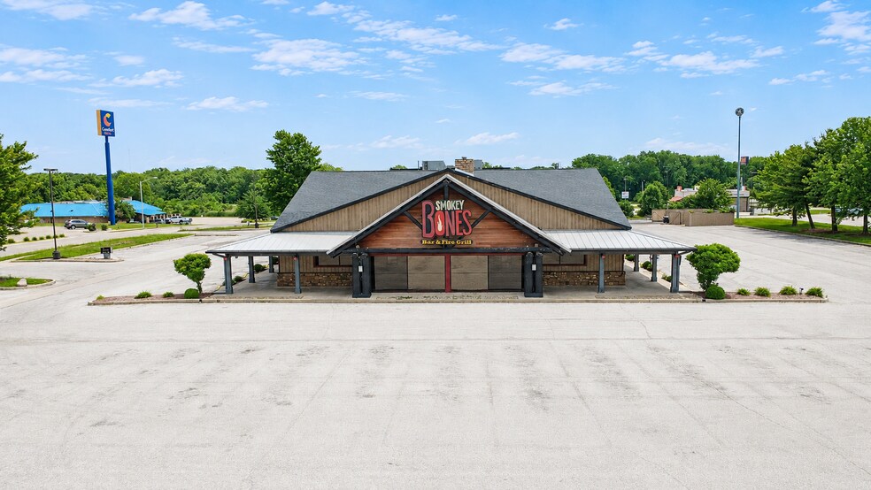 More Photos Of 2660 S Dirksen Pky, Springfield Restaurant For Sale