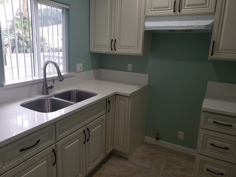 More Photos Of 383 W 14th St, San Pedro Apartments For Sale