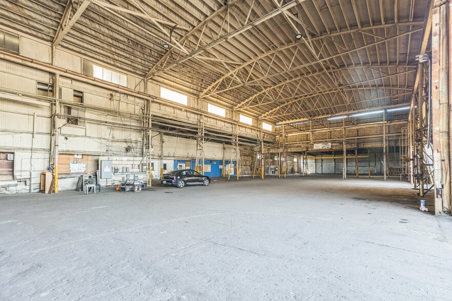 More Photos Of 11810 Center St, South Gate Manufacturing For Sale