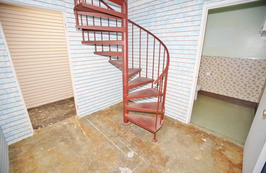 More Photos Of 2739 Castro Valley Blvd, Castro Valley Unknown For Lease