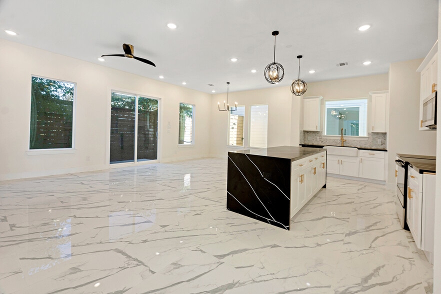 More Photos Of , Houston Multifamily For Sale