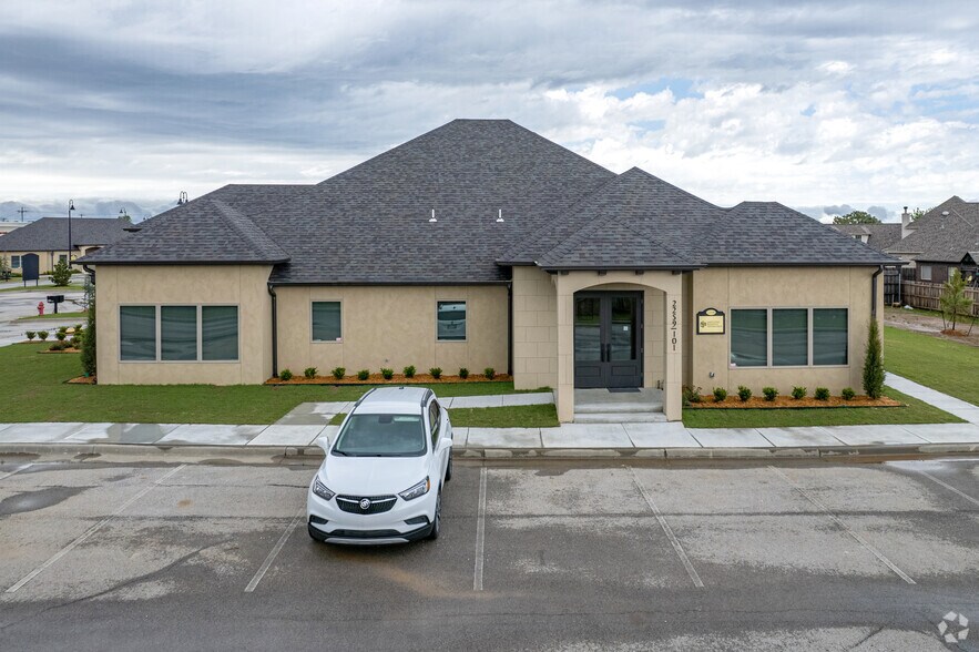 More Photos Of 2259 N 9th St, Broken Arrow Office For Lease