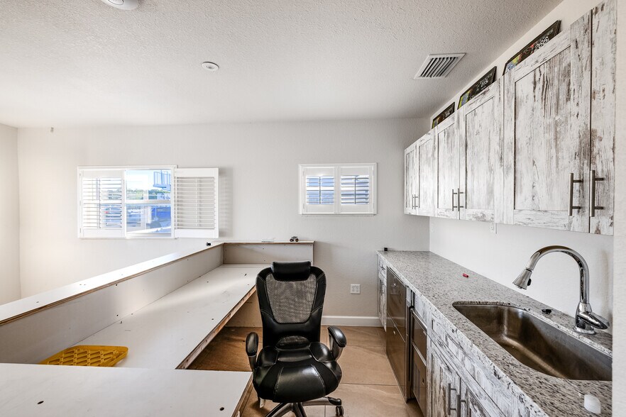 More Photos Of 90400 Overseas Hwy, Tavernier Marina For Sale