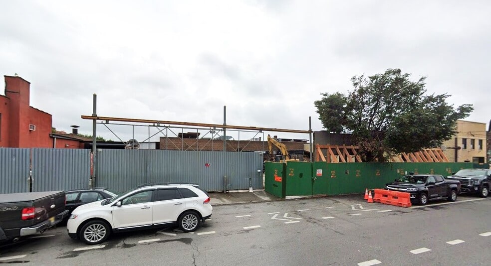 Primary Photo Of 540 Tiffany St, Bronx Manufacturing For Lease