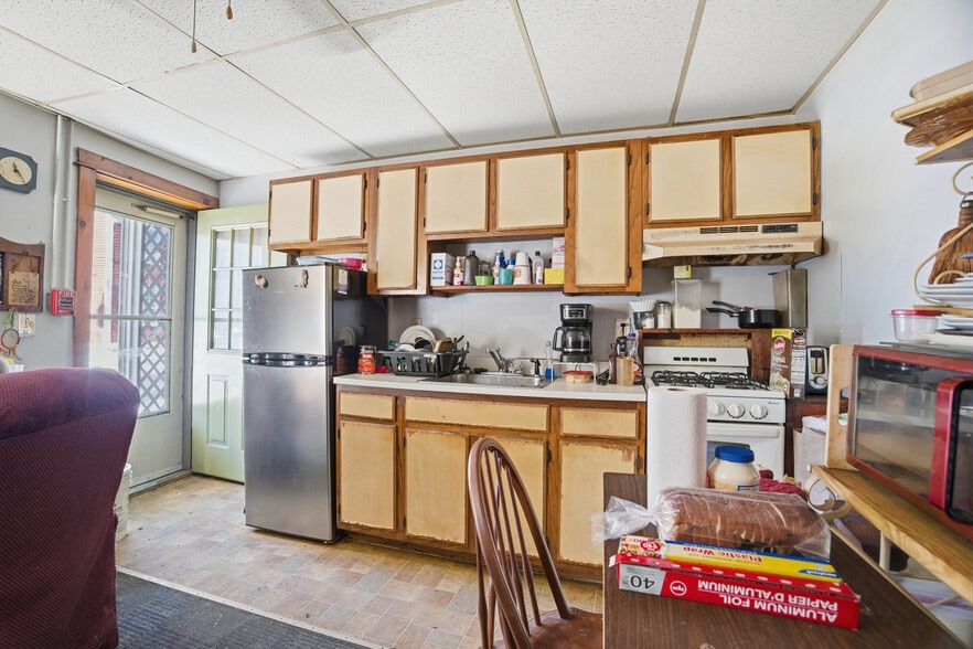 More Photos Of 130 Water St, Warren Apartments For Sale