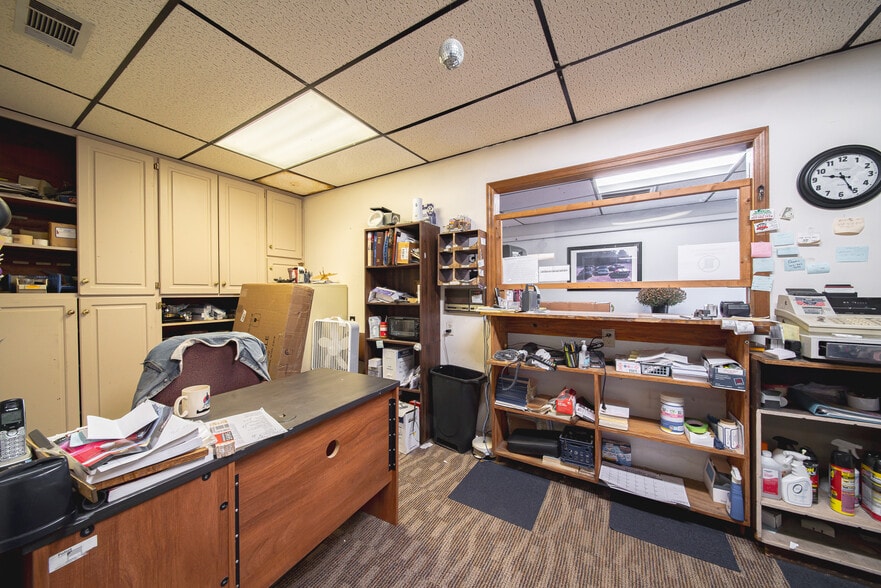 More Photos Of 5251 Buena Vista Rd, Columbus Light Distribution For Sale