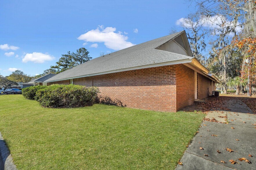 More Photos Of 11706 Mercy Blvd, Savannah Medical For Sale