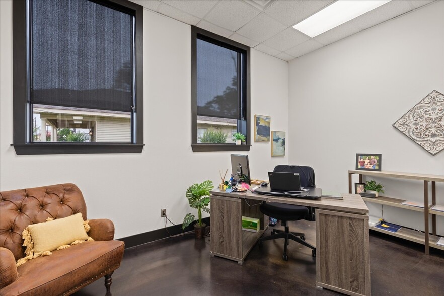 More Photos Of 501 N 3rd St, Longview Office For Sale