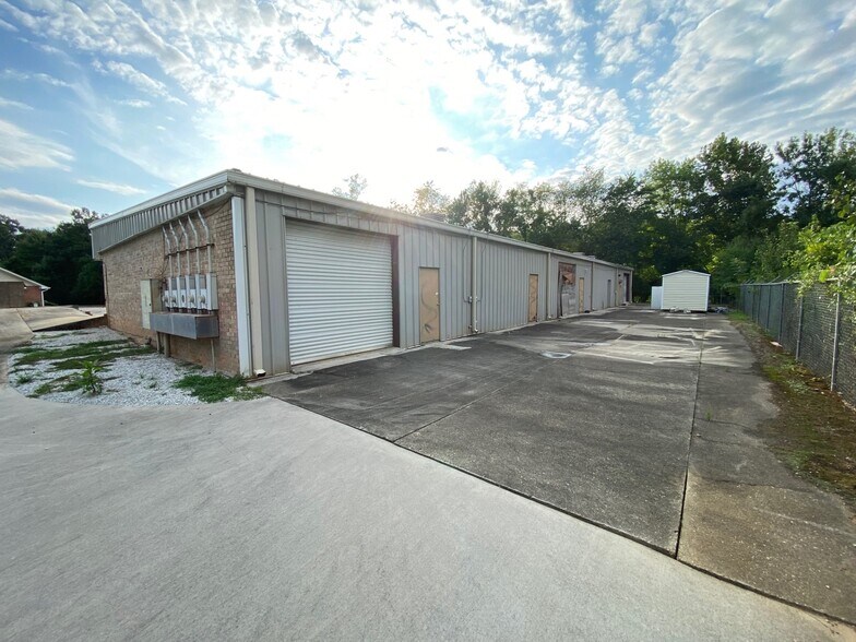 More Photos Of 455 Highway 138 W, Jonesboro Office Residential For Lease