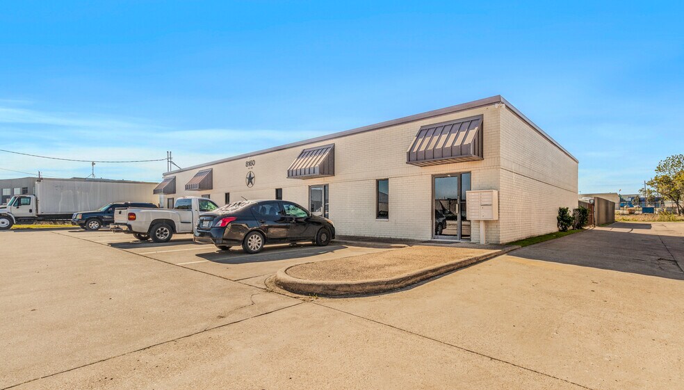 More Photos Of 8160 Moberly Ln, Dallas Light Manufacturing For Lease