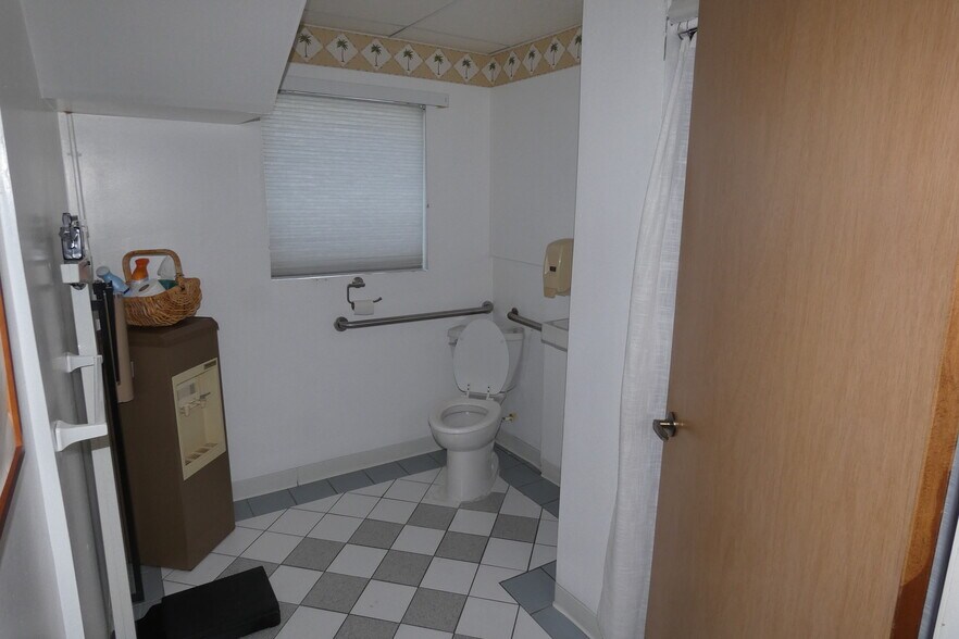 More Photos Of 5621 Central Ave, Saint Petersburg Medical For Sale