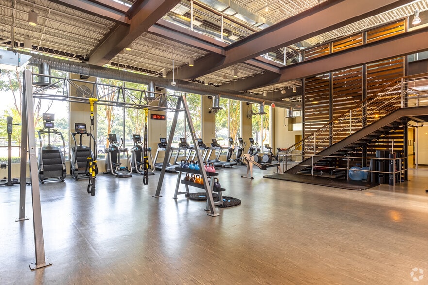 More Photos Of 901 S Central Expy, Richardson Office For Lease