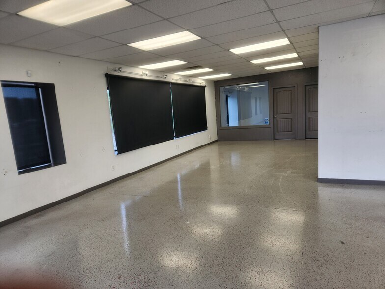 More Photos Of 4231 S State St, Salt Lake City Warehouse For Lease