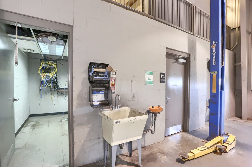 More Photos Of 3 Superior Way, Uniontown Auto Dealership For Sale