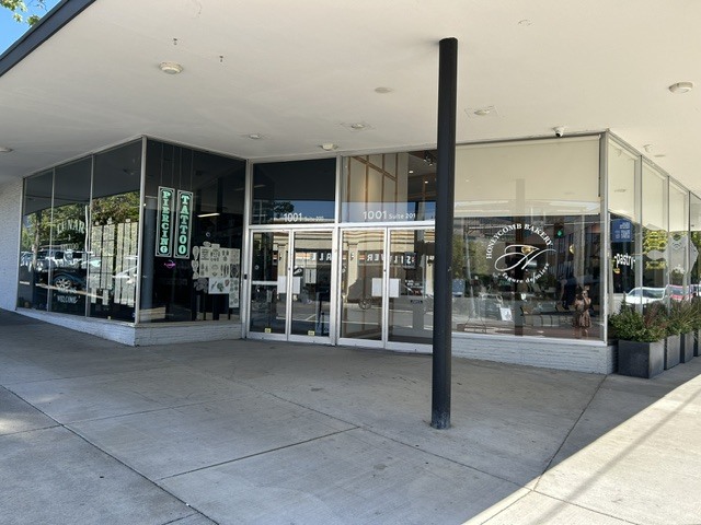More Photos Of 1001-1005 Broadway St, Vancouver Freestanding For Lease