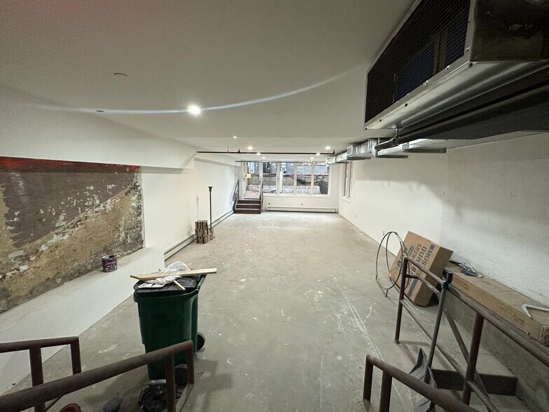 More Photos Of 366 W 30th St, New York Apartments For Lease