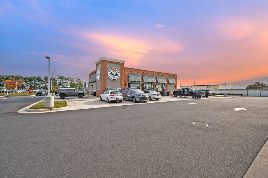 More Photos Of 154 N DuPont Hwy, New Castle Service Station For Sale