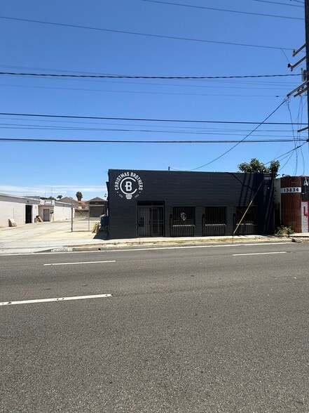 Primary Photo Of 13822-13826 Prairie Ave, Hawthorne Warehouse For Lease