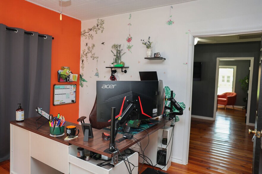 More Photos Of 502 Staitti St, Humble Office Residential For Sale