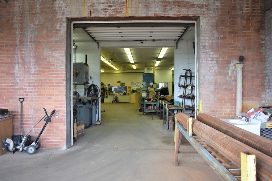 More Photos Of 1038 Triplett Blvd, Akron Manufacturing For Sale