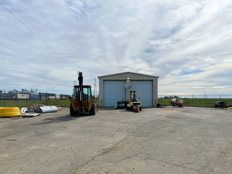 More Photos Of 3387 W Riego Rd, Elverta Warehouse For Sale