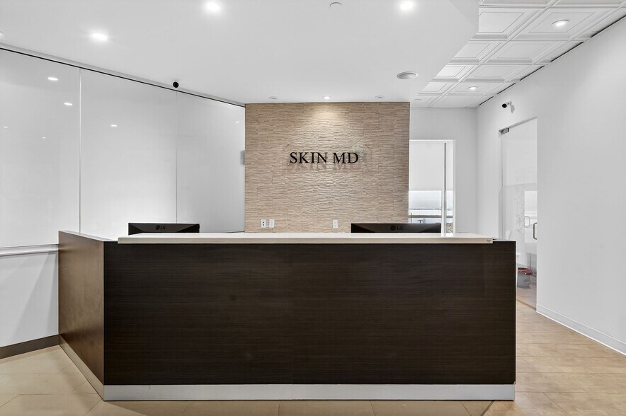 More Photos Of 3075 Hospital Gate, Oakville Medical For Sale