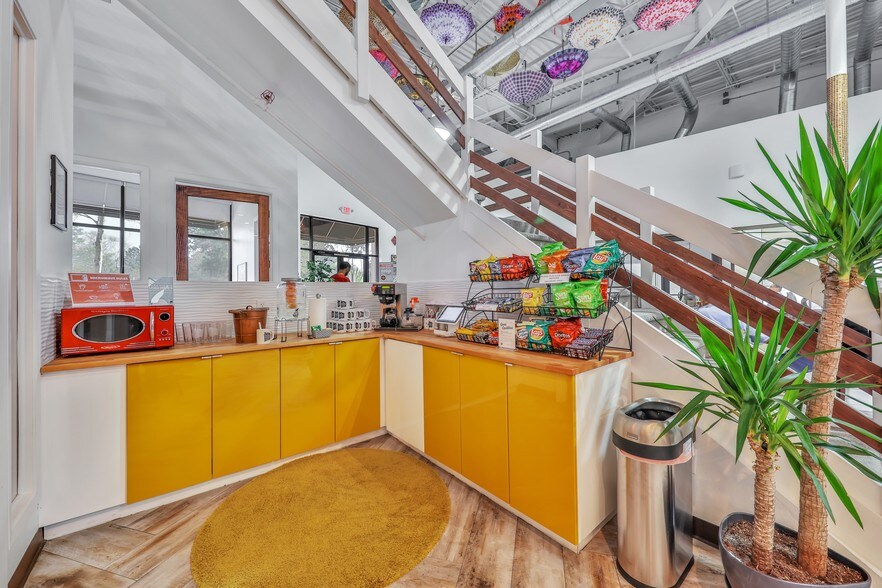 More Photos Of 118 Vintage Park Blvd, Houston Coworking Space