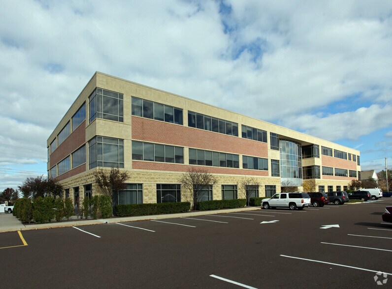 More Photos Of 2500 York Rd, Jamison Office For Lease