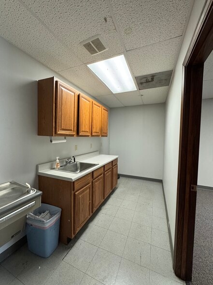 More Photos Of 855 Mitchell Road Ext, Tupelo Flex For Sale