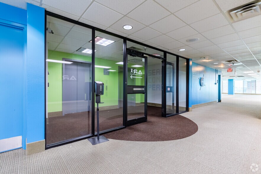 More Photos Of 222 NE Monroe St, Peoria Office For Sale