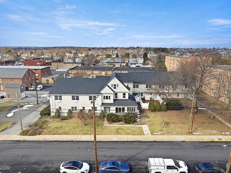 More Photos Of 659 Broad St, Emmaus Apartments For Sale