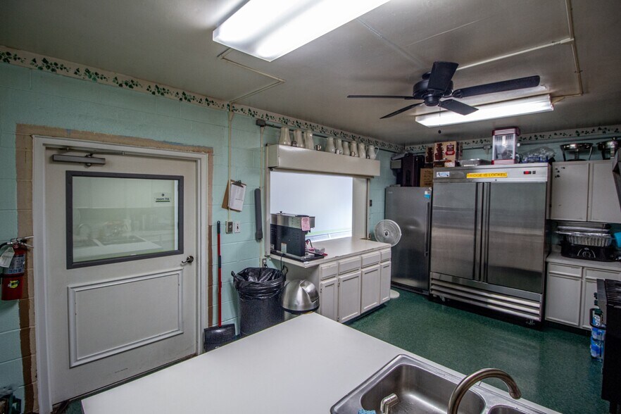 More Photos Of 23696 Northline Rd, Taylor Religious Facility For Sale