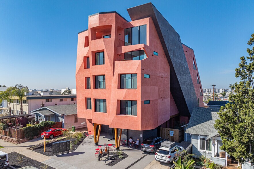 More Photos Of 4384 Hamilton St, San Diego Apartments For Sale