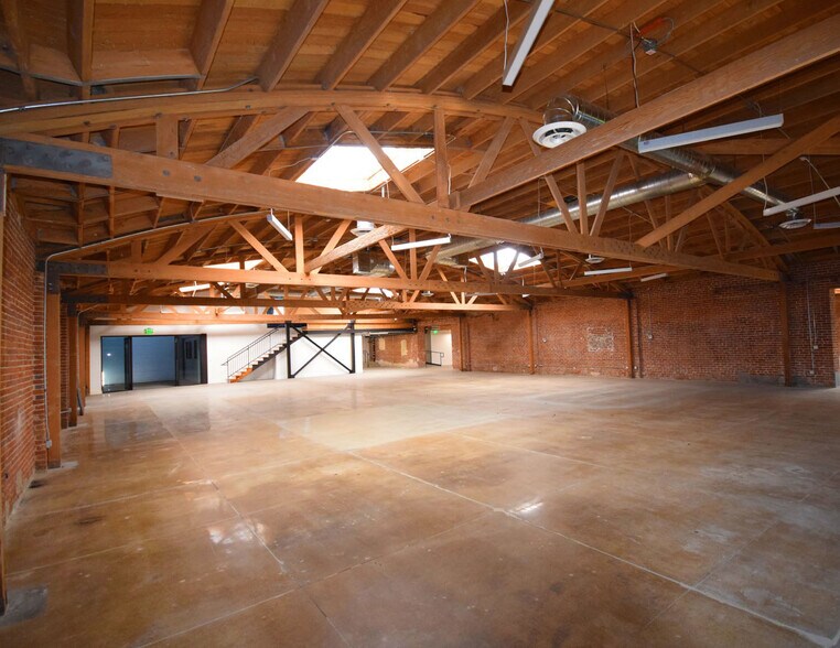 More Photos Of 2210 W Temple St, Los Angeles Warehouse For Sale