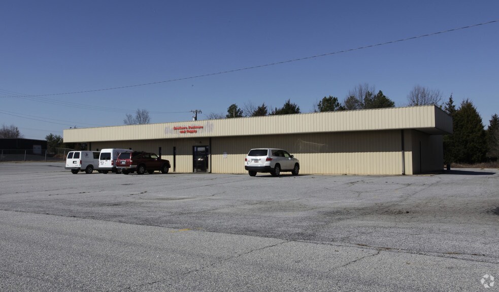 More Photos Of 111 Osage Dr, Greenville Warehouse For Lease
